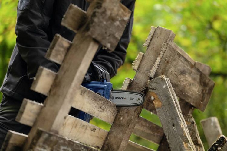 Produktbild: Bosch Professional GKE 18V-15 Akku-Asts&auml;ge 06008D7000 18V