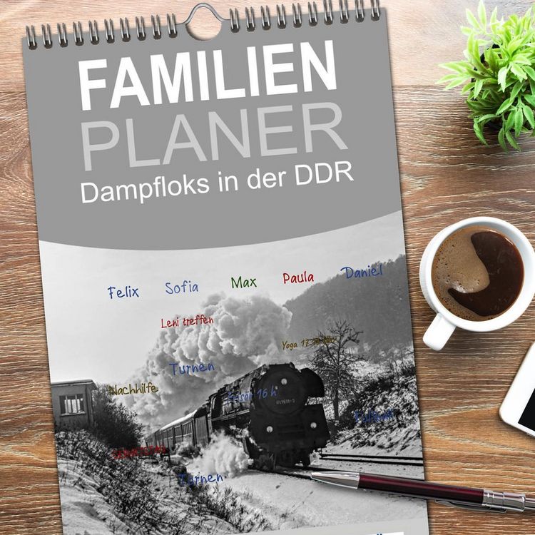 Produktbild: Familienplaner 2026 - Dampfloks in der DDR mit 5 Spalten (Wandkalender, 21 x 45 cm) CALVENDO