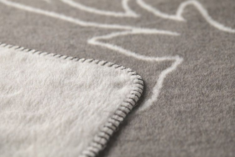 Produktbild: Wohndecke "Hirschk&ouml;pfe linear" (GRS)