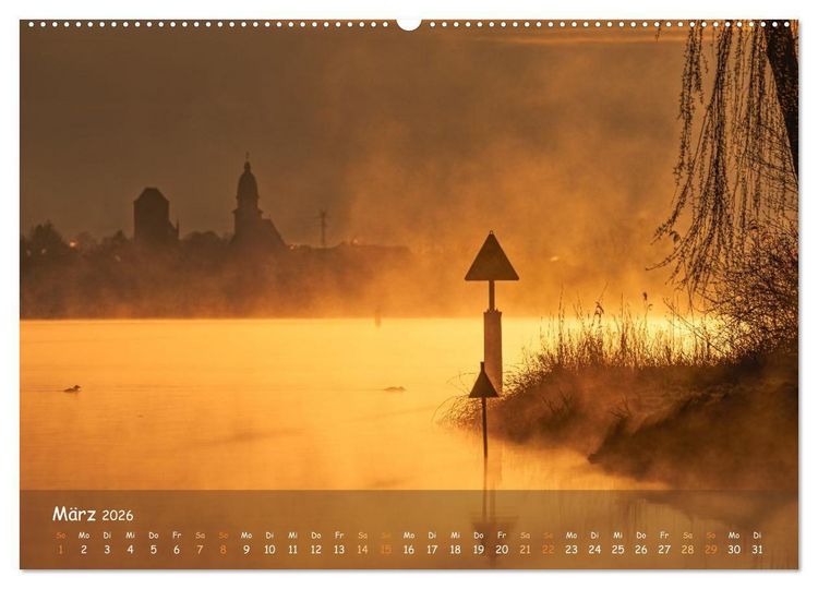 Produktbild: Zwischen See und Himmel - Waren (M&uuml;ritz) im Wandel der Jahreszeiten (hochwertiger Premium Wandkalender 2026 DIN A2 quer), Kunstdruck in Hochglanz