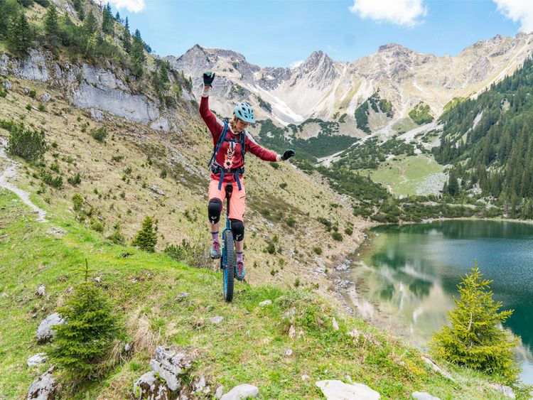 Produktbild: CALVENDO Puzzle Einrad downhill an den Soiernseen | 1000 Teile Lege-Gr&ouml;&szlig;e 64x48cm Foto-Puzzle f&uuml;r gl&uuml;ckliche Stunden