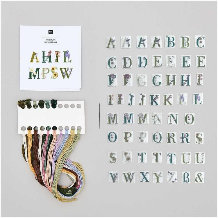Produktbild: Stick & Stitch Packung Blumenalphabet, bunt, inkl. wasserl&ouml;slicher, bedruckter Stickvorlage, Stickgarn, Sticknadel und Anleitung