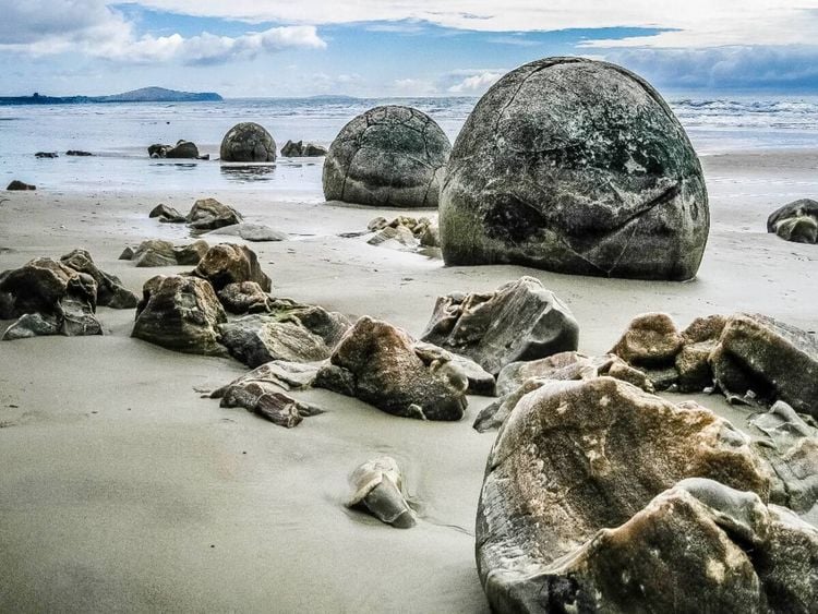 Produktbild: CALVENDO Puzzle Moeraki Boulders am Koekohe Beach | 1000 Teile Lege-Gr&ouml;&szlig;e 64x48cm Foto-Puzzle f&uuml;r gl&uuml;ckliche Stunden