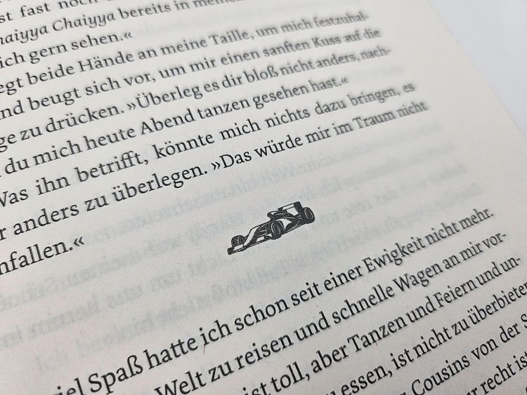 Produktbild: Cross the Line &ndash; Auf der Rennstrecke k&auml;mpft er um den Sieg, im Leben um ihr Herz
