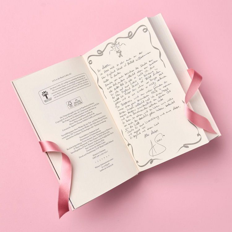 Produktbild: Hold Me - New England School of Ballet: Special Edition