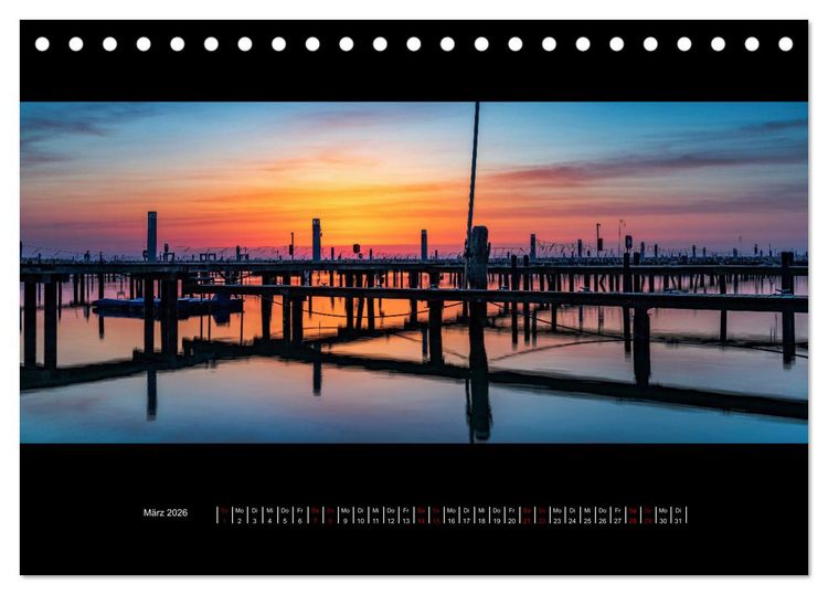Produktbild: Kreis Ostholstein - Land und Wasser zwischen Sonnenauf- und Sonnenuntergang (Tischkalender 2026 DIN A5 quer), CALVENDO Monatskalender