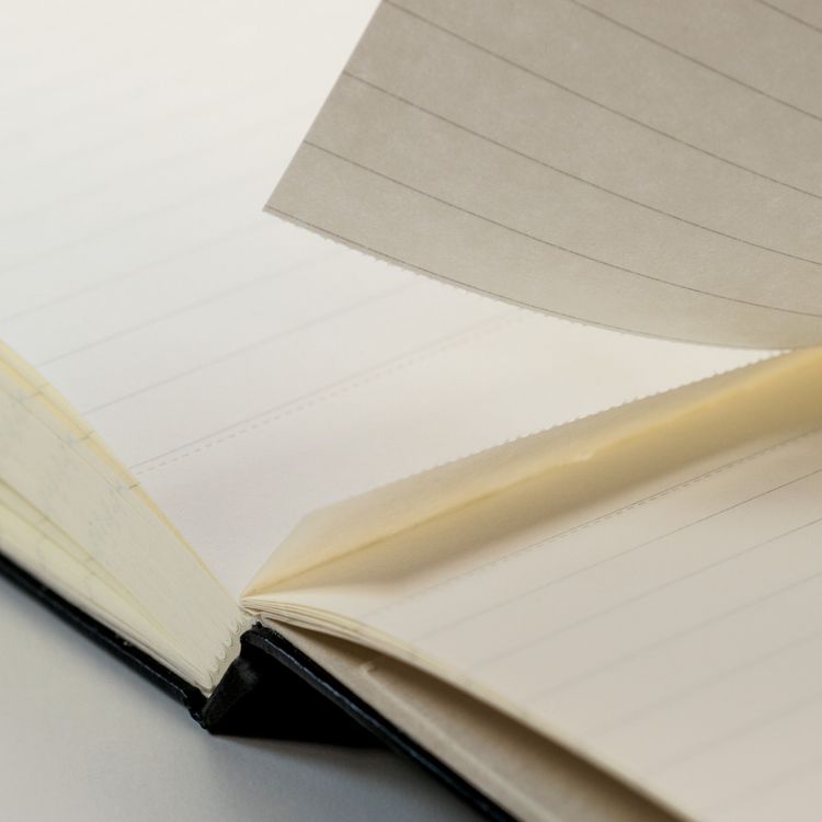 Produktbild: LEUCHTTURM1917 Notizblock Pocket (A6), Hardcover, 94 nummerierte Seiten, Marine, Liniert