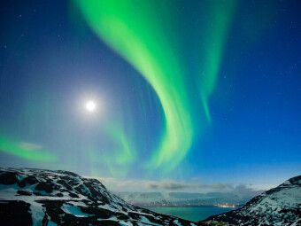 Produktbild: CALVENDO Puzzle Polarlichter im Norden Islands | 1000 Teile Lege-Gr&ouml;&szlig;e 64 &times; 48 cm Foto-Puzzle f&uuml;r gl&uuml;ckliche Stunden