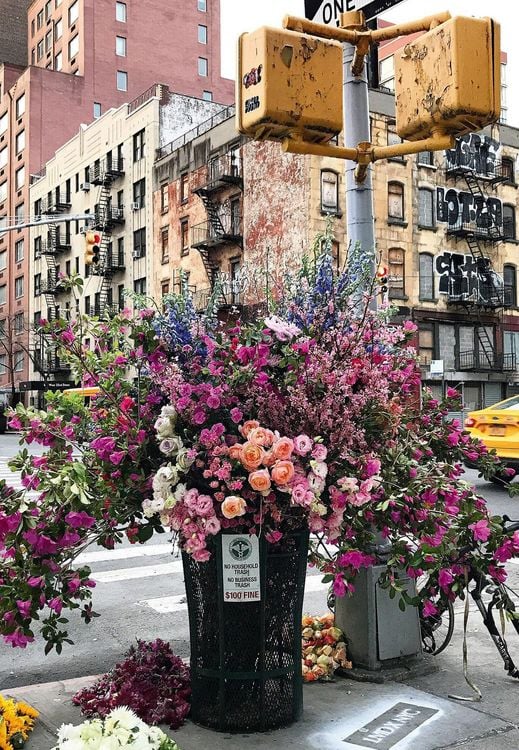 Produktbild: Puzzle Ravensburger Flowers in New York Moment 300 Teile