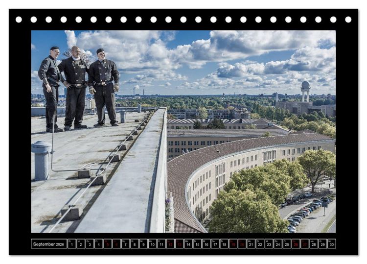 Produktbild: Schornsteinfeger &uuml;ber Berlin 2026 (Tischkalender 2026 DIN A5 quer), CALVENDO Monatskalender
