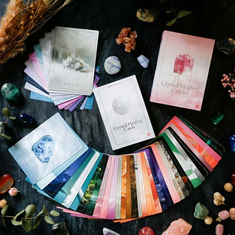 Produktbild: Crystal Healing Cards - 44 Karten mit Botschaften und Anleitung (Heilsteine, Edelsteine, Kristalle - Bedeutung und Anwendung)