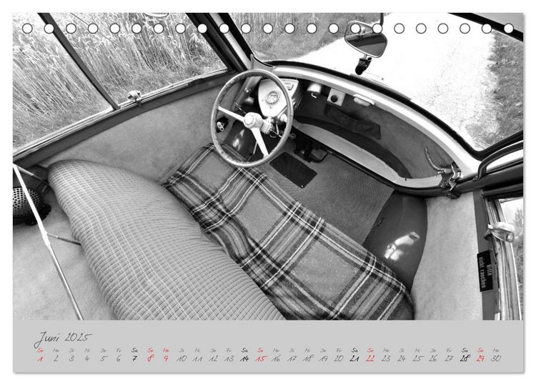 Produktbild: BMW Isetta 300 in schwarzwei&szlig; (Tischkalender 2025 DIN A5 quer), CALVENDO Monatskalender