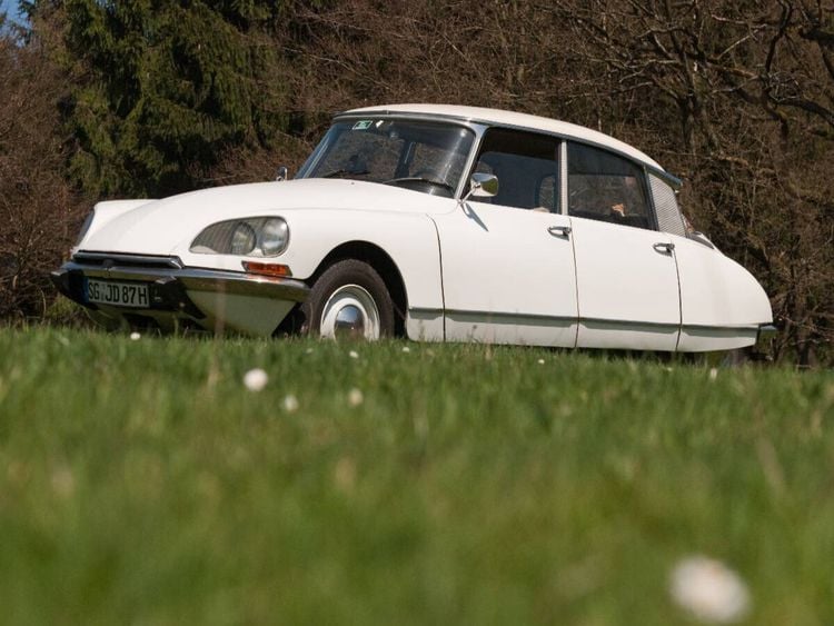 Produktbild: CALVENDO Puzzle Citro&euml;n DS - G&ouml;ttin in wei&szlig; | 1000 Teile Lege-Gr&ouml;&szlig;e 64x48cm Foto-Puzzle f&uuml;r gl&uuml;ckliche Stunden