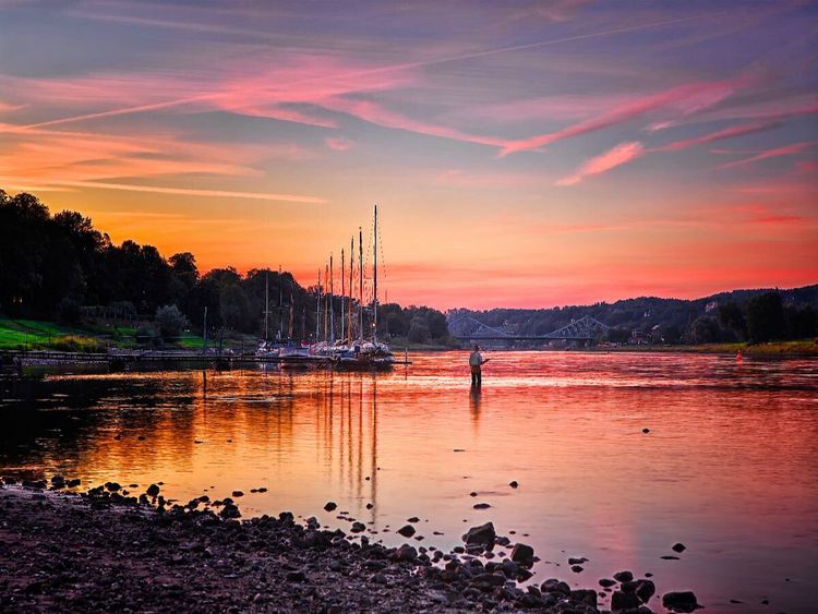 Produktbild: CALVENDO Puzzle Sonnenuntergang Dresden an der Elbe | 1000 Teile Lege-Gr&ouml;&szlig;e 64x48cm Foto-Puzzle f&uuml;r gl&uuml;ckliche Stunden