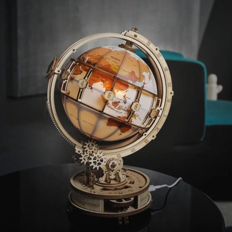 Book Nook DIY Bücherecke Luminous Globe