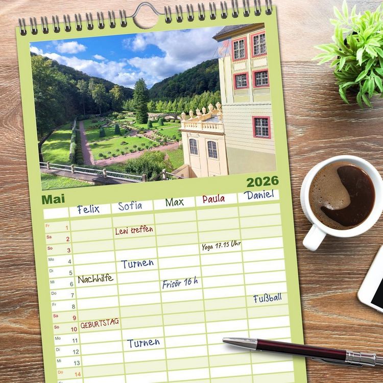 Produktbild: Familienplaner 2026 - Moritzburg, Weesenstein, Muskau - Drei sch&ouml;ne s&auml;chsische Schl&ouml;sser mit 5 Spalten (Wandkalender, 21 x 45 cm) CALVENDO