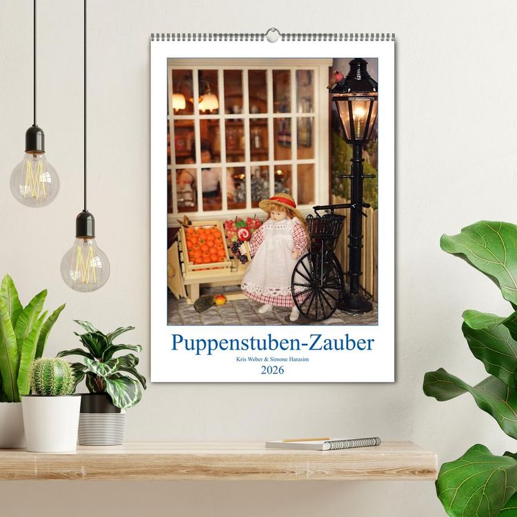 Produktbild: Puppenstuben-Zauber (Wandkalender 2026 DIN A2 hoch), CALVENDO Monatskalender