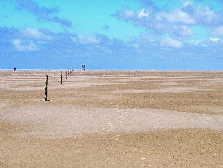 Produktbild: CALVENDO Puzzle Wege im Sand - Westerhever Nordsee | 1000 Teile Lege-Gr&ouml;&szlig;e 64x48cm Foto-Puzzle f&uuml;r gl&uuml;ckliche Stunden