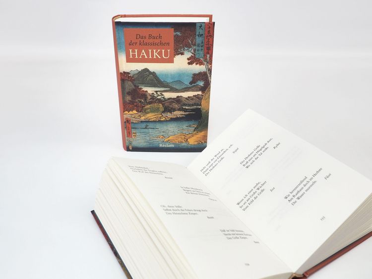 Produktbild: Das Buch der klassischen Haiku. Japanische Dreizeiler