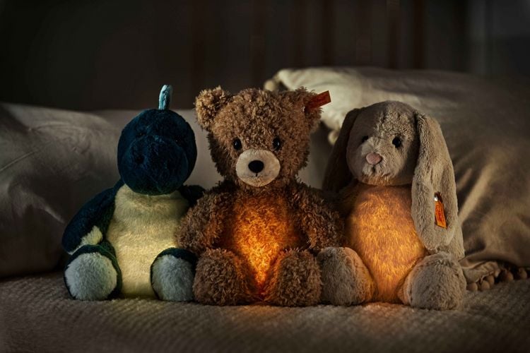 Produktbild: Steiff 067266 - Light at Night Spott Stegosaurus, Licht mit Timer, Dino, Pl&uuml;sch, 28 cm