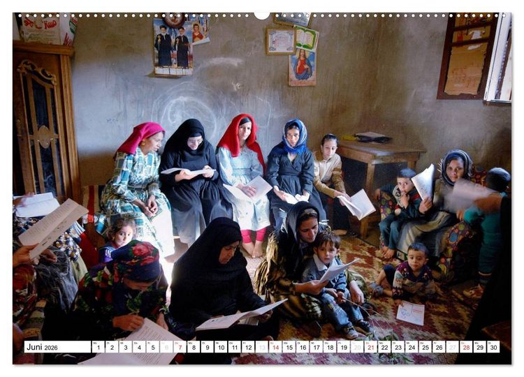Produktbild: PORTRAITS - Frauen aus aller Welt (Wandkalender 2026 DIN A2 quer), CALVENDO Monatskalender
