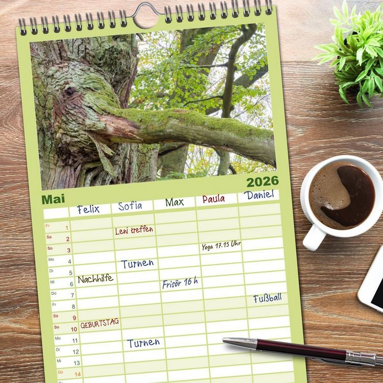 Produktbild: Familienplaner 2026 - Waldd&auml;monen mit 5 Spalten (Wandkalender, 21 x 45 cm) CALVENDO