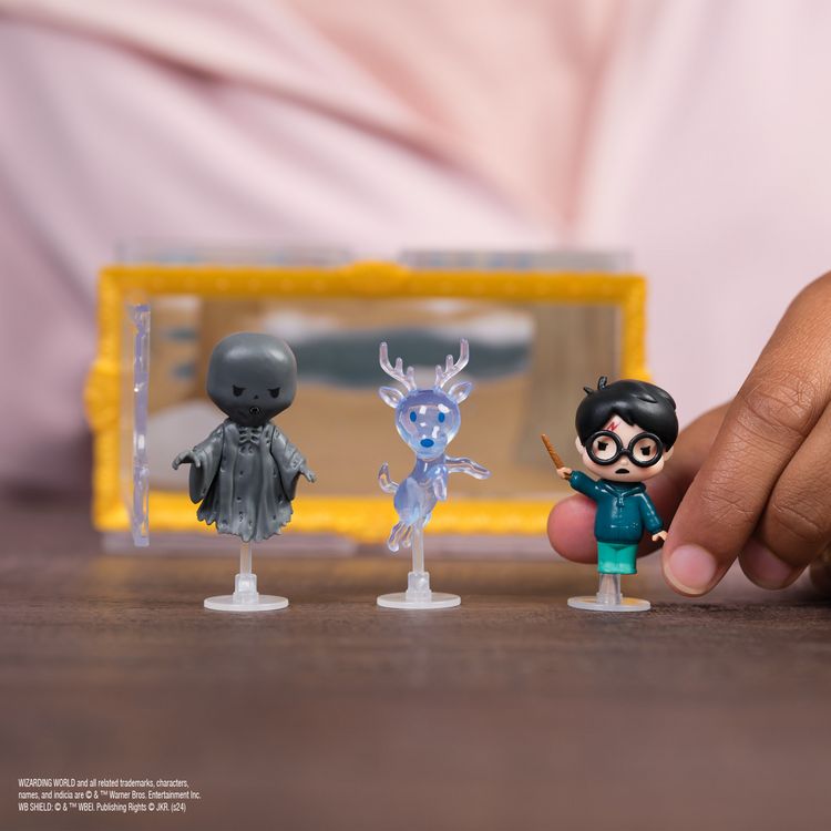 Produktbild: Wizarding World Harry Potter - Micro Magical Moments Sammelfiguren Multipack "Patronus" mit Harry Potter, Hirsch-Patronus, Dementor und Setzkasten