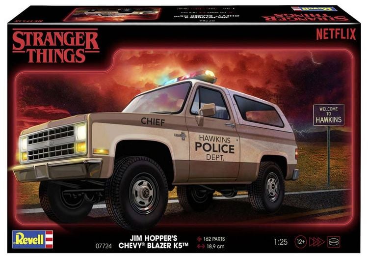 Produktbild: Revell 07724 Stranger Things Jim Hopper&acute;s Chevy&reg; Blazer K5&trade; Automodell Bausatz 1:25