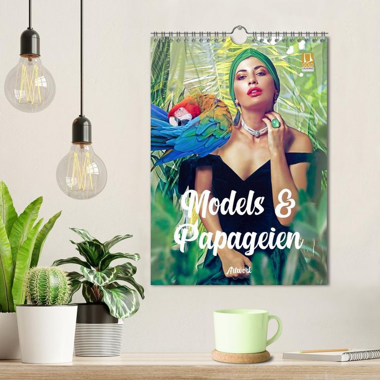 Produktbild: Models und Papageien - Artwork (Wandkalender 2026 DIN A4 hoch), CALVENDO Monatskalender