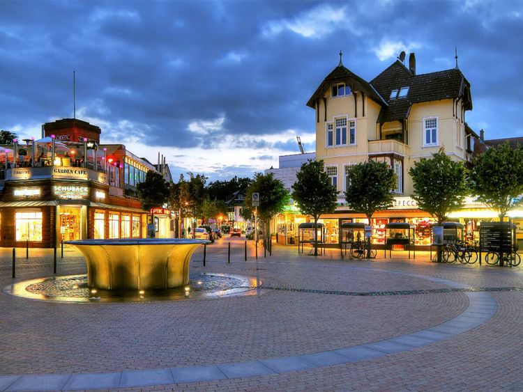 Produktbild: CALVENDO Puzzle Zentrum Timmendorf | 1000 Teile Lege-Gr&ouml;&szlig;e 64x48cm Foto-Puzzle f&uuml;r gl&uuml;ckliche Stunden