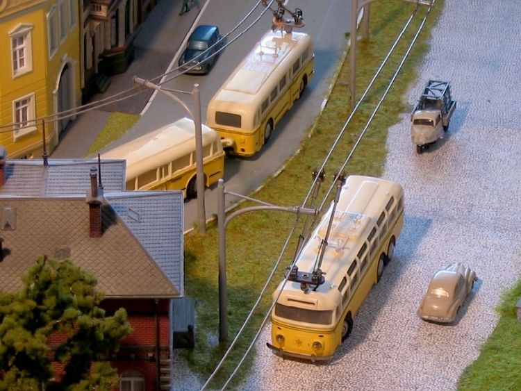Produktbild: CALVENDO Puzzle Eheim Trolleybusse als Erg&auml;nzung zur Modellbahn | 1000 Teile Lege-Gr&ouml;&szlig;e 64x48cm Foto-Puzzle f&uuml;r gl&uuml;ckliche Stunden
