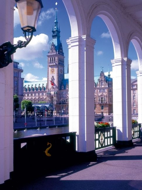 Produktbild: CALVENDO Puzzle Ein Motiv aus dem Kalender Hamburg - Eine Stadt mit vielen Gesichtern | 1000 Teile Lege-Gr&ouml;&szlig;e 64x48cm Foto-Puzzle f&uuml;r gl&uuml;ckliche Stunden