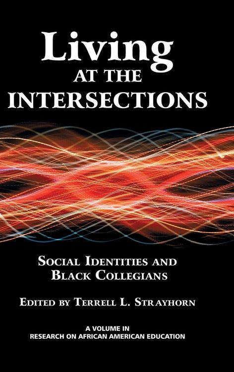 Produktbild: Living at the Intersections