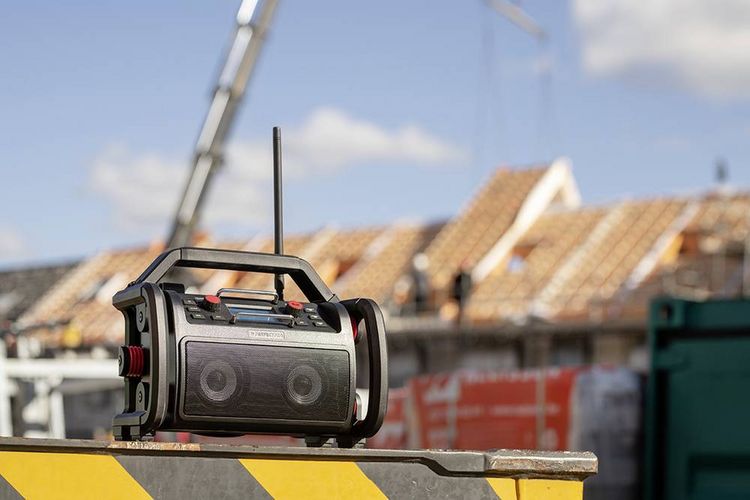 Produktbild: PerfectPro RockPro Baustellenradio DAB+, UKW AUX, Bluetooth&reg;, USB Akku-Ladefunktion, spritzwassergesch&uuml;tzt, staubdicht, sto&szlig;fest