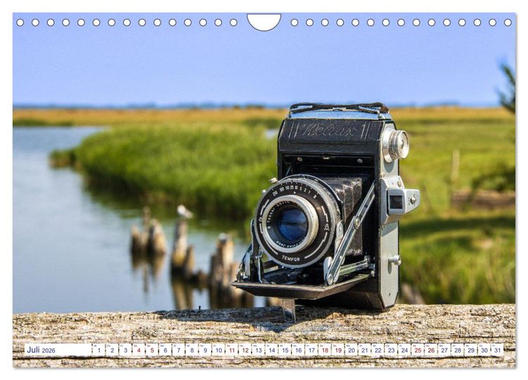Produktbild: Alte Fotoapparate, Augenzeugen der Zeit (Wandkalender 2026 DIN A4 quer), CALVENDO Monatskalender
