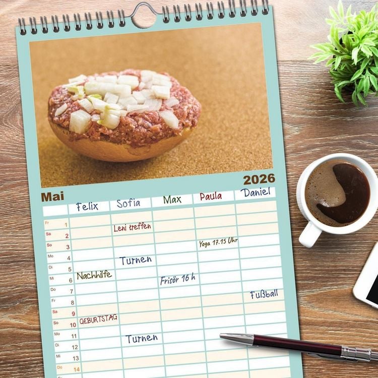 Produktbild: Familienplaner 2026 - Mettkalender - Spread some more Mett mit 5 Spalten (Wandkalender, 21 x 45 cm) CALVENDO