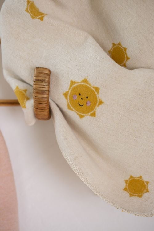 Produktbild: Fussenegger Babydecke "Sonne" inkl. Stick rohwei&szlig;