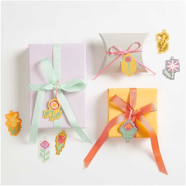 Produktbild: Geschenkanh&auml;nger Futschikato, Pixel, Blumen , 8 Stk, 4 x 6 cm