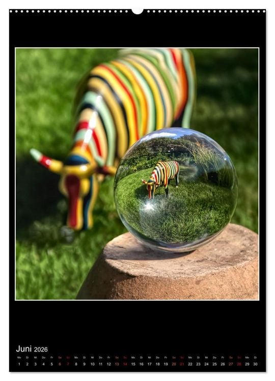 Produktbild: Momente aus Glas &ndash; Glaskugelfotografie (Wandkalender 2026 DIN A2 hoch), CALVENDO Monatskalender