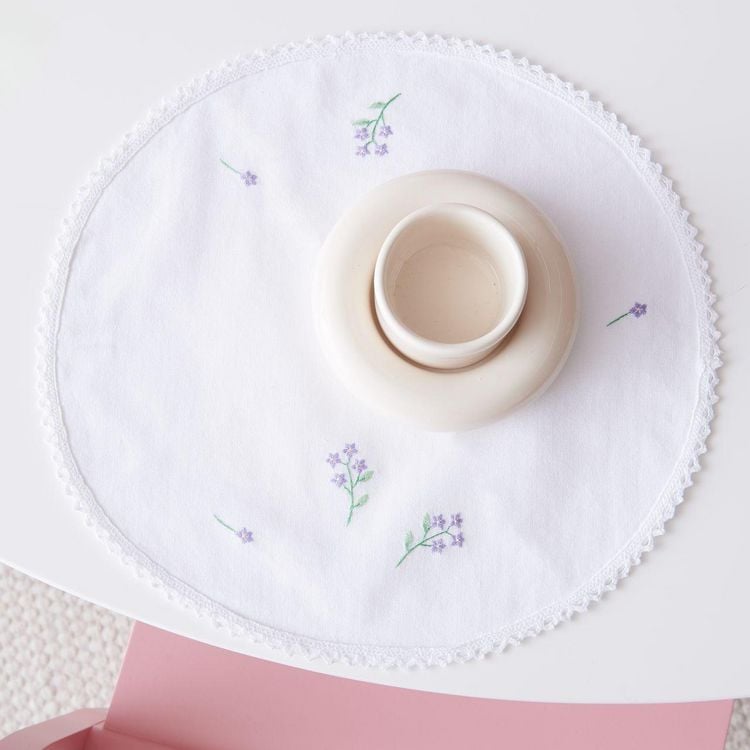Produktbild: Stick & Stitch Packung, Blumenkr&auml;nze XL // 13 Stk., 4 Designs // Wasserl&ouml;sliche Stickvorlage, Stickgarn, Sticknadel und Anleitung