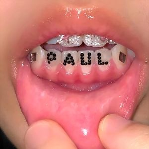 Produktbild: Smiling Through The Pain 2