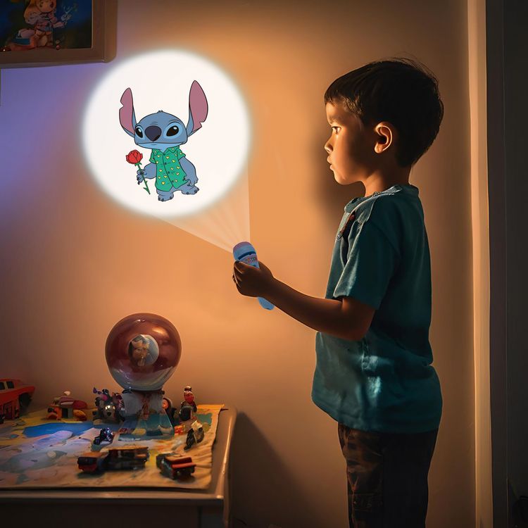 Produktbild: Stitch Geschichten-Projektor und Taschenlampe
