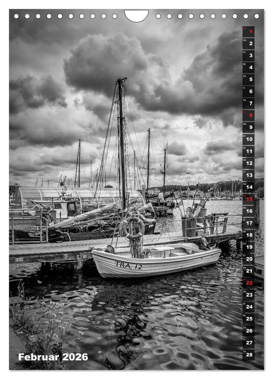 Produktbild: L&Uuml;BECK Monochrome Momente (Wandkalender 2026 DIN A4 hoch), CALVENDO Monatskalender