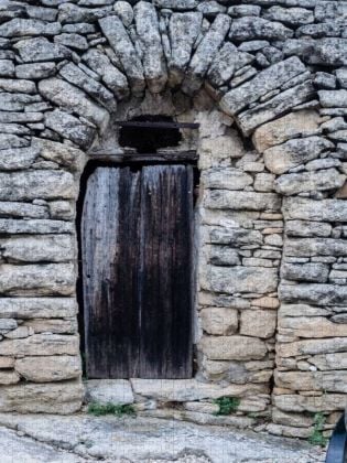 Produktbild: CALVENDO Puzzle Provence - Eingang eines Borie in Gordes | 1000 Teile Lege-Gr&ouml;&szlig;e 64x48cm Foto-Puzzle f&uuml;r gl&uuml;ckliche Stunden