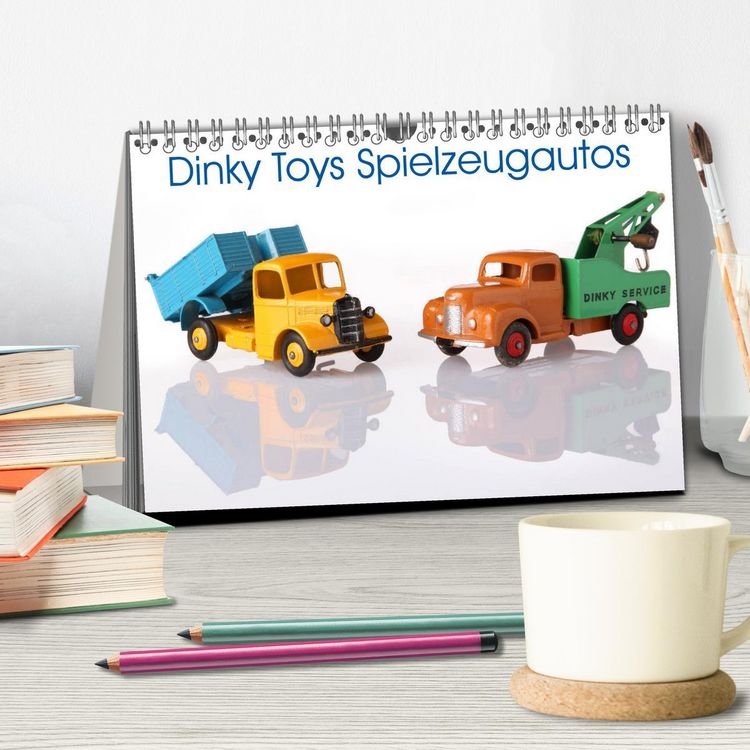 Produktbild: Dinky Toys Spielzeugautos (Tischkalender 2026 DIN A5 quer), CALVENDO Monatskalender