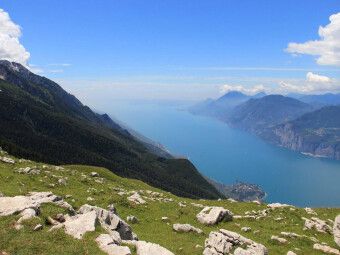 Produktbild: CALVENDO Puzzle Ein Motiv aus dem Kalender N&ouml;rdlicher Gardasee - Die Regionen um Limone und Malcesine | 1000 Teile Lege-Gr&ouml;&szlig;e 64x48cm Foto-Puzzle f&uuml;r gl&uuml;ckliche Stunden