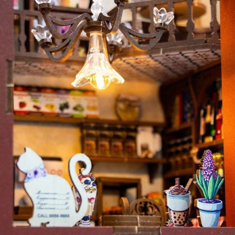 Produktbild: FiguredArt M2411 - DIY Book Nook, Coffee Shop, Kaffeehaus, Puzzle, 62 Teile, Miniatur-Diorama
