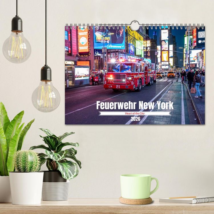 Produktbild: Feuerwehr New York - Heart of the City (Wandkalender 2026 DIN A4 quer), CALVENDO Monatskalender