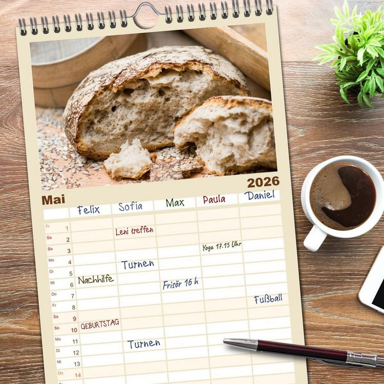 Produktbild: Familienplaner 2026 - Brot & Kaffee Impressionen 2026 mit 5 Spalten (Wandkalender, 21 x 45 cm) CALVENDO