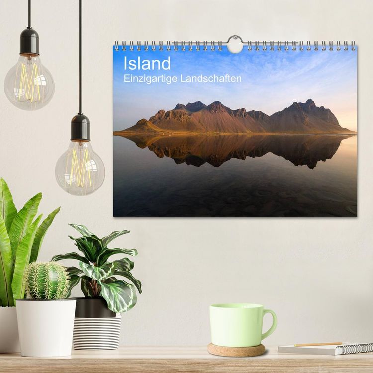 Produktbild: Island - einzigartige Landschaften (Wandkalender 2026 DIN A4 quer), CALVENDO Monatskalender